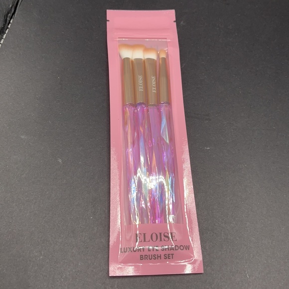 NIP Eloise eye shadow brush set - Picture 3 of 3